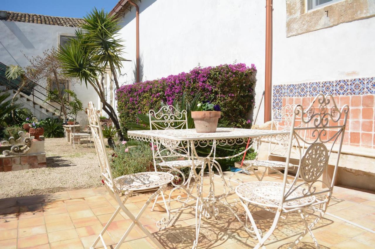 Casale Rocca Fiorita Bed & Breakfast Acate ภายนอก รูปภาพ